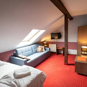 Hotel Podkowa, Breslau