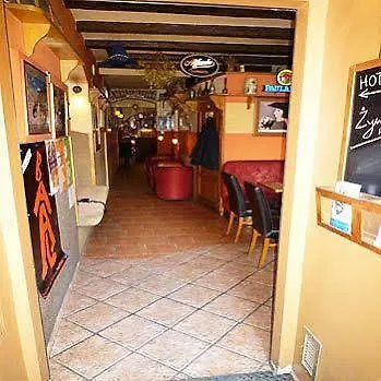 Academus Pub & Guest House Breslau Frühstückspension