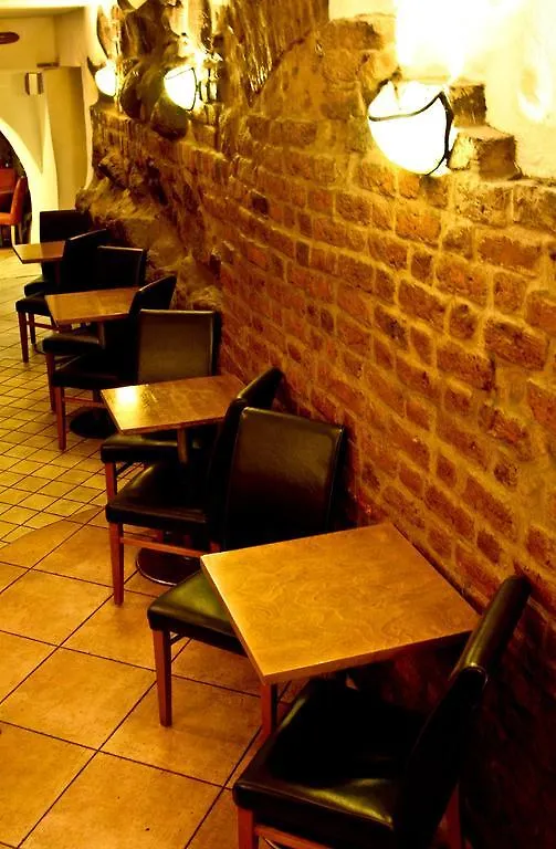 Academus Pub & Guest House Breslau 3*,