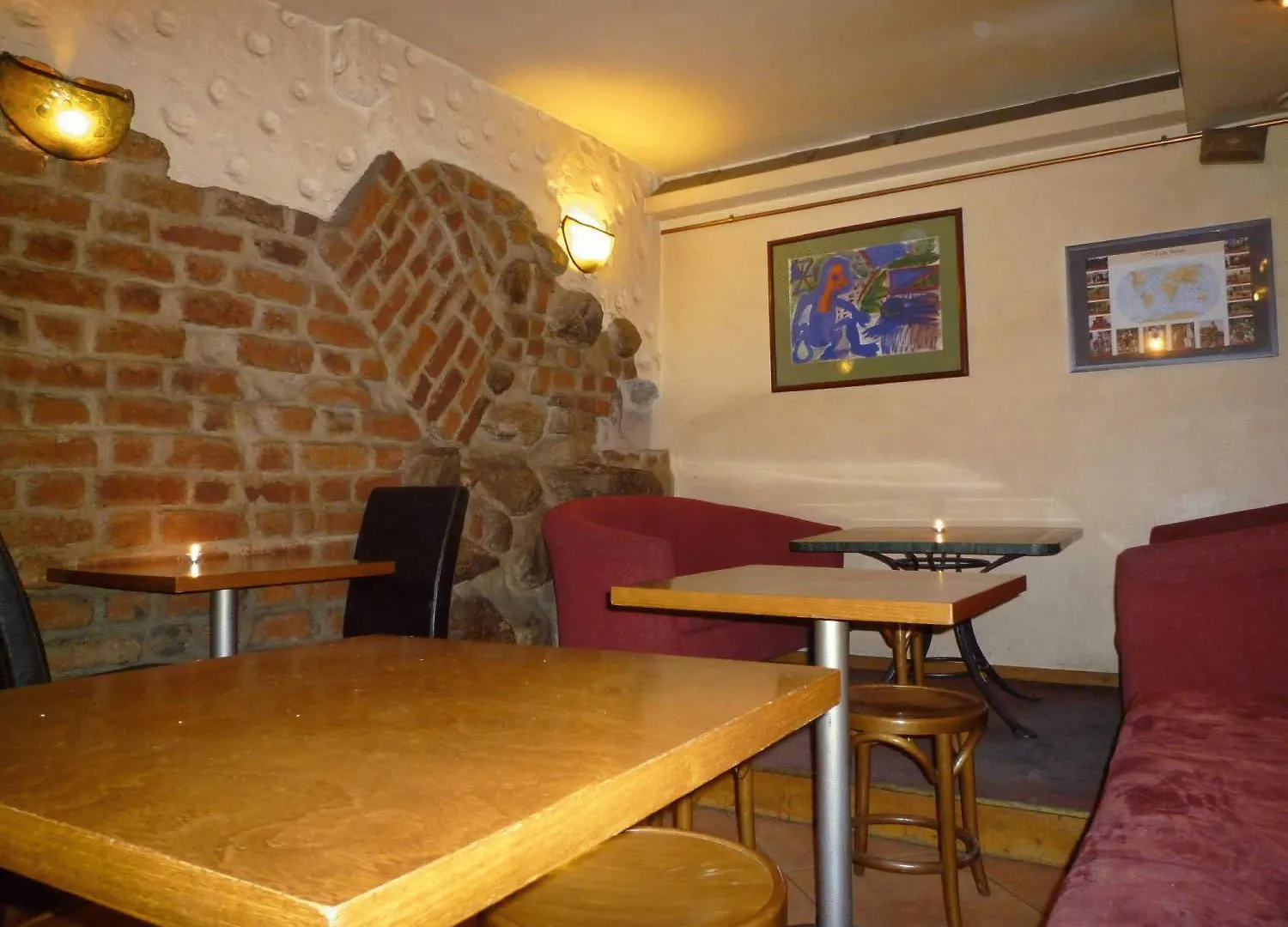 Academus Pub & Guest House Breslau Frühstückspension